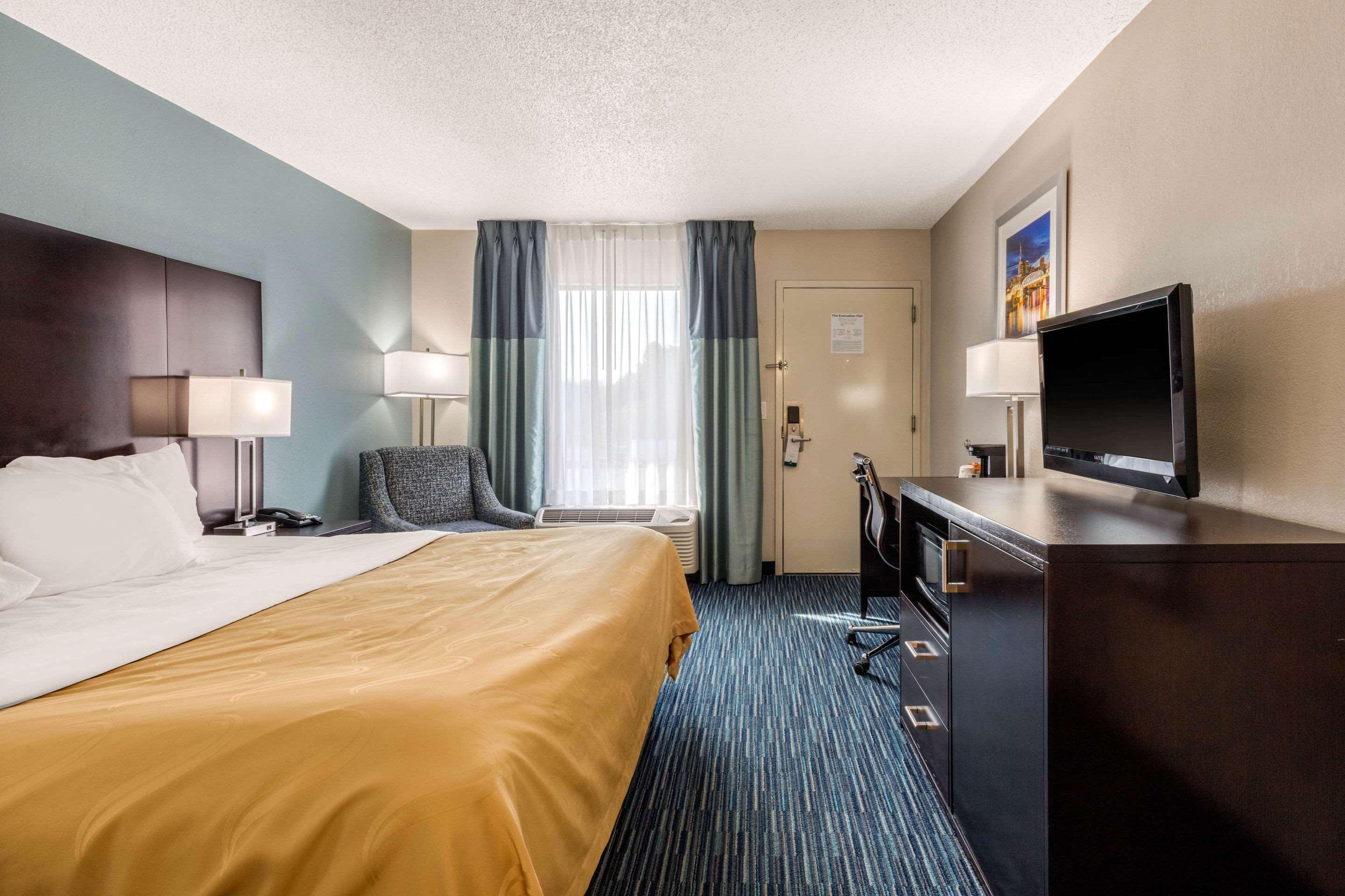 Quality Inn Gordonsville Buitenkant foto