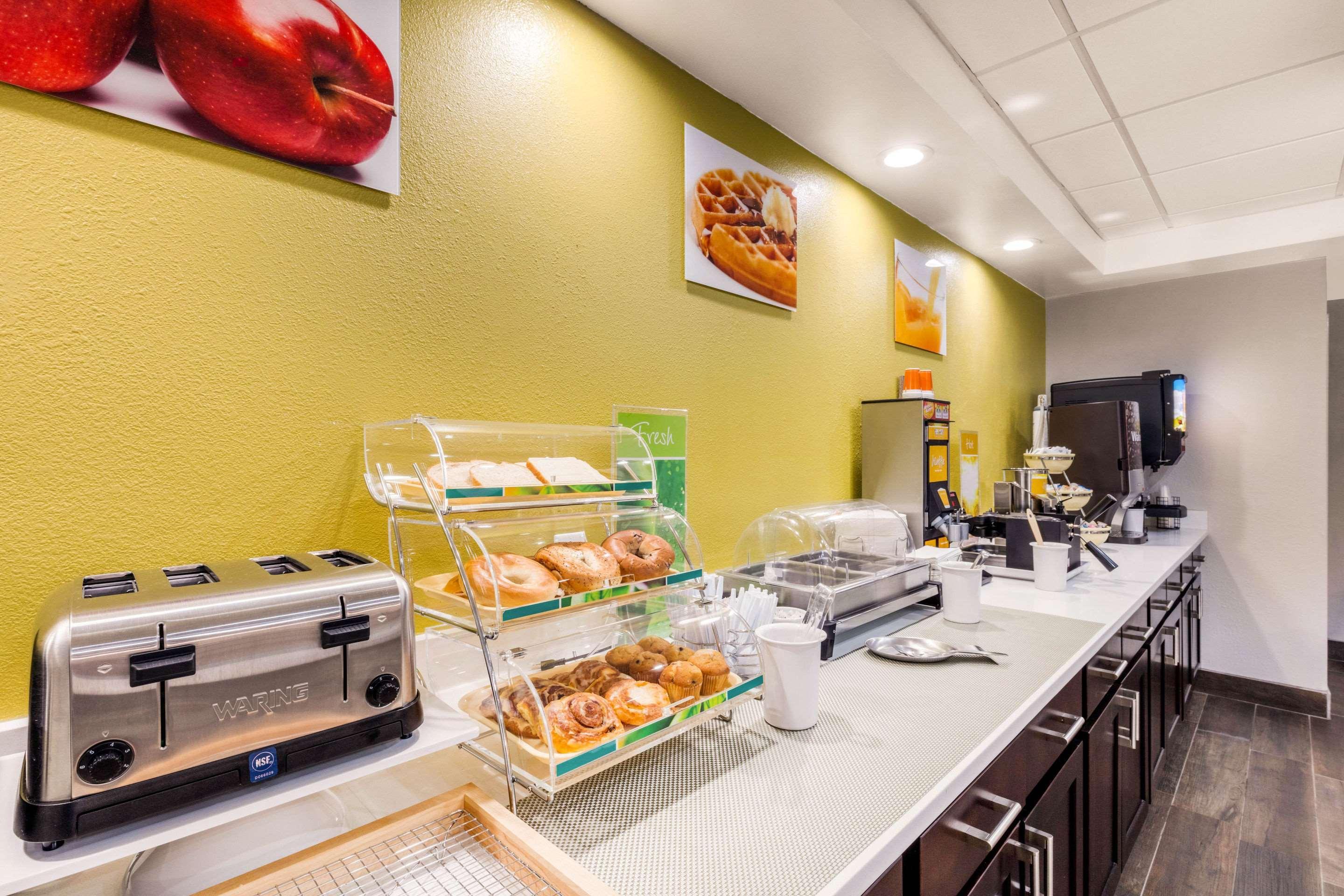 Quality Inn Gordonsville Buitenkant foto