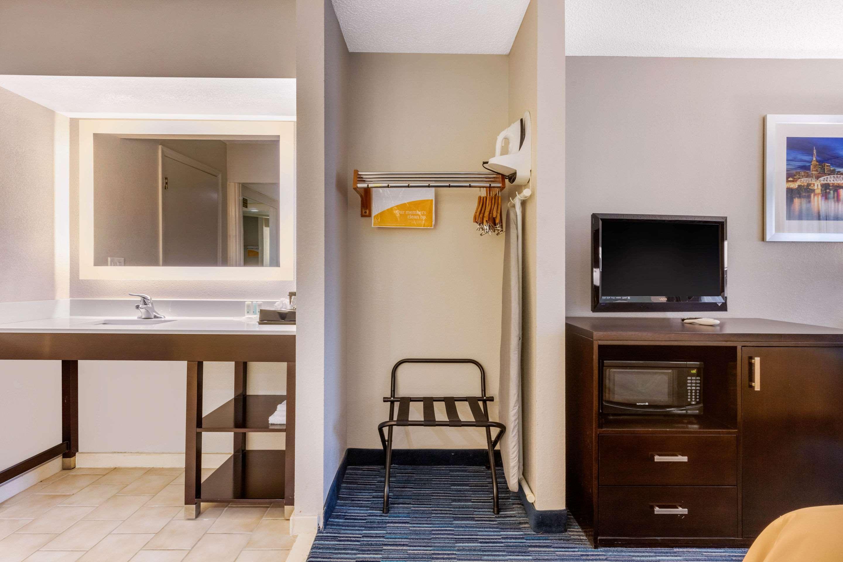 Quality Inn Gordonsville Buitenkant foto