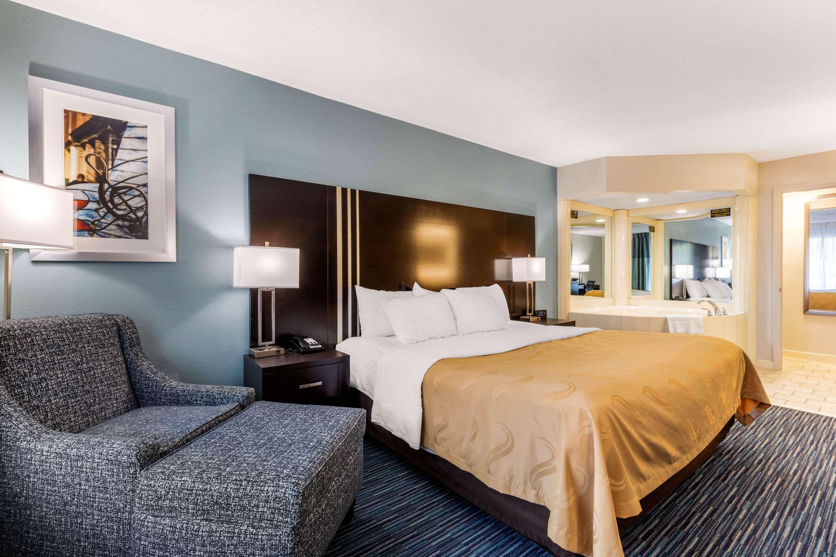 Quality Inn Gordonsville Buitenkant foto