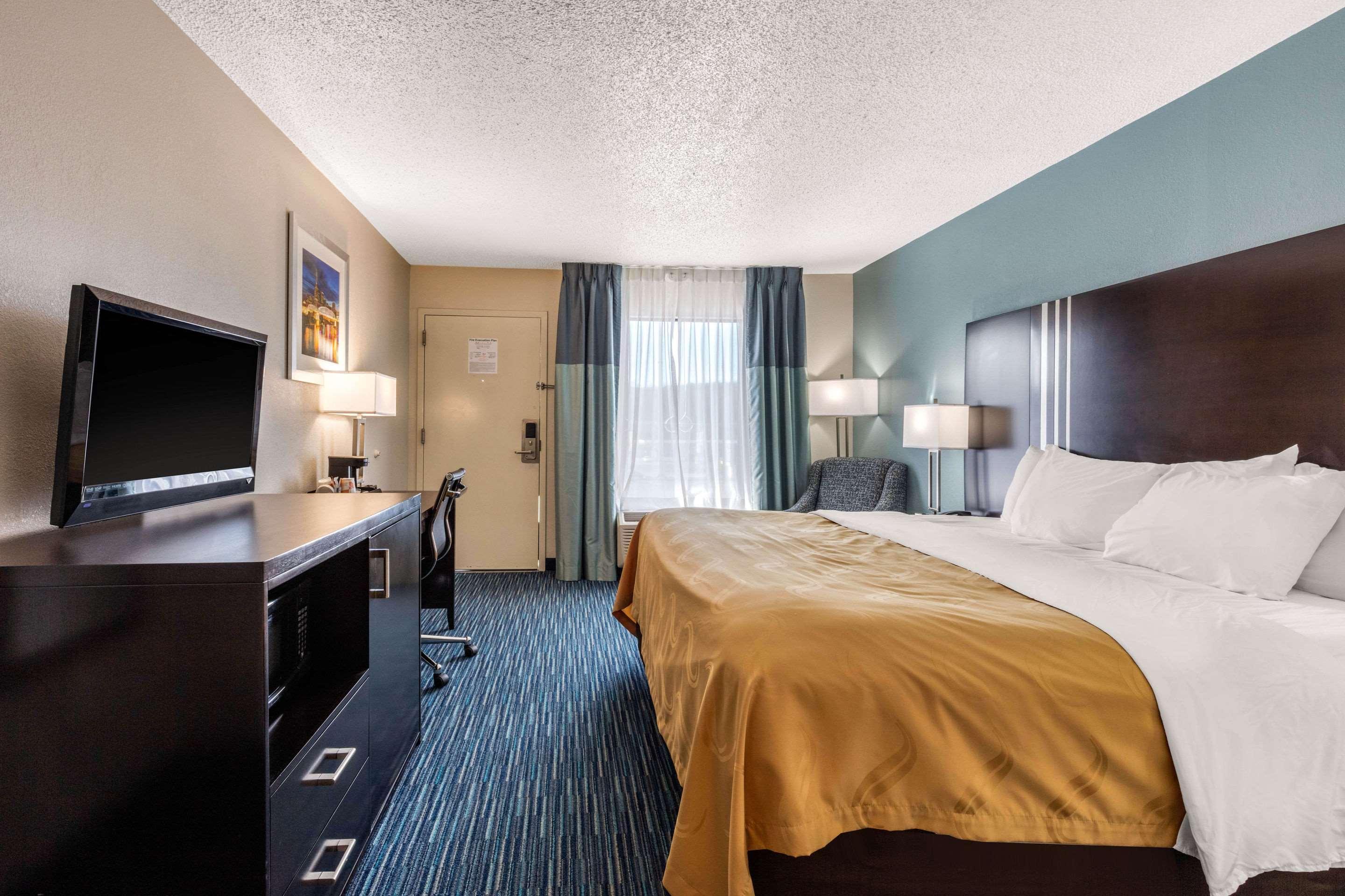 Quality Inn Gordonsville Buitenkant foto