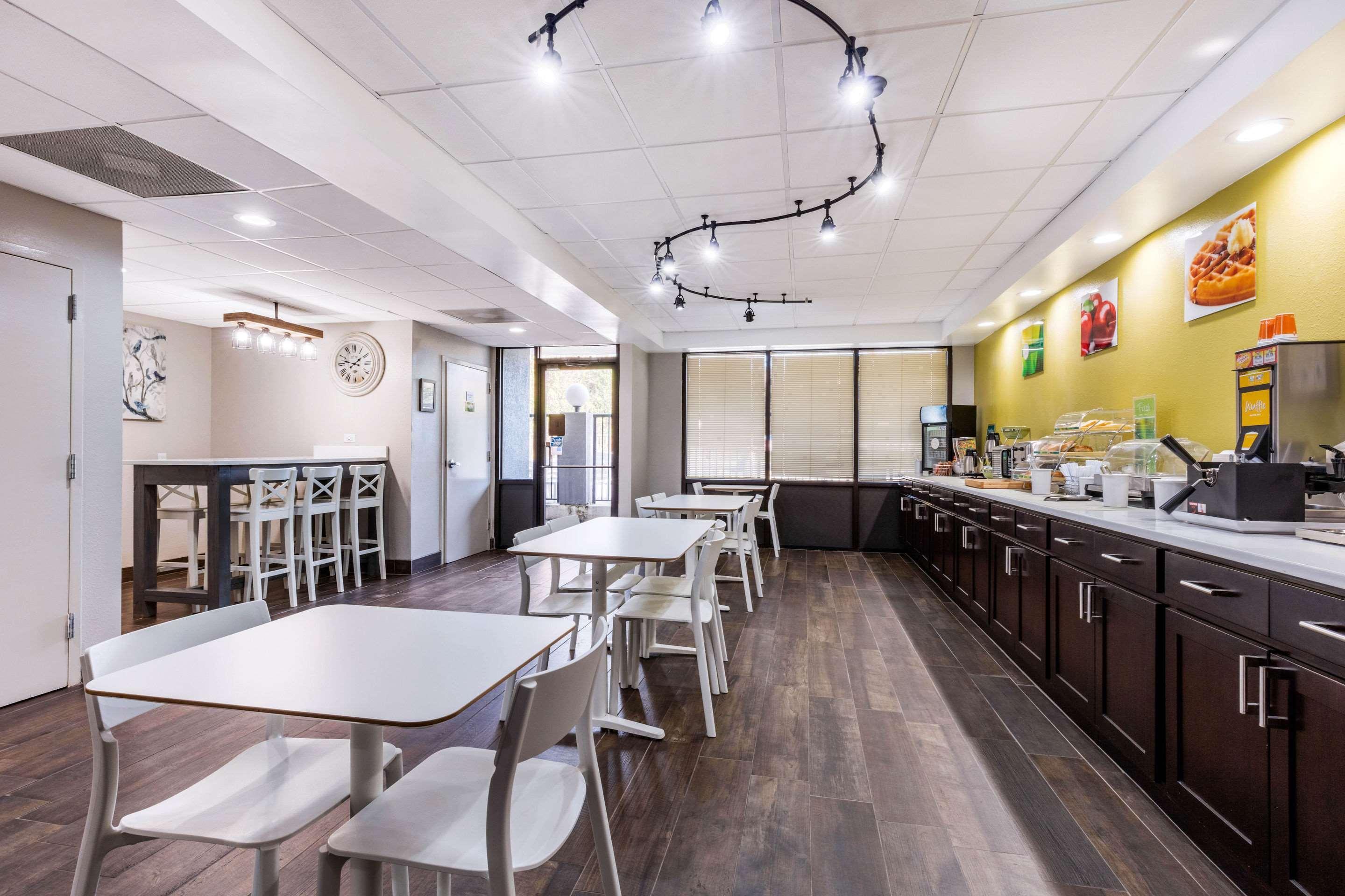 Quality Inn Gordonsville Buitenkant foto